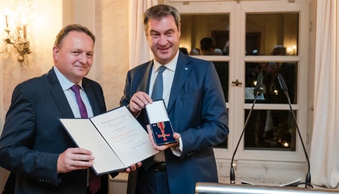 brlv-Vorsitzender Jürgen Böhm mit Bundesverdienstkreuz am Bande ausgezeichnet